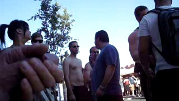 Запознанство безплатни бг порно клипове в тоалетната на бара завърши с анален секс.